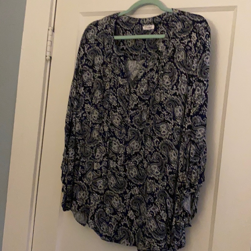 Blue and white floral blouse size 2X